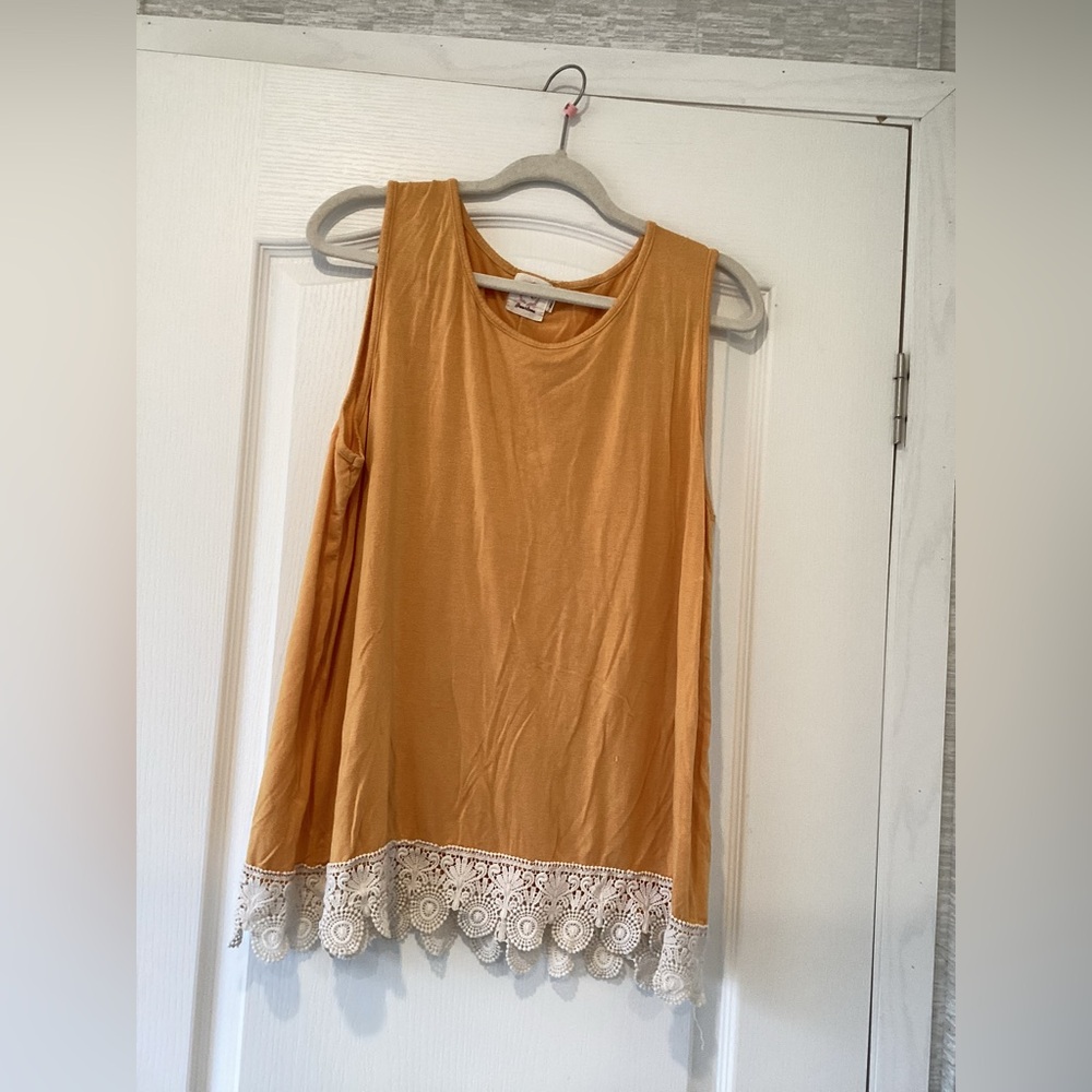 Grace & Emma Sleeveless Crochet-Hem Tank Top in Mustard XL EUC